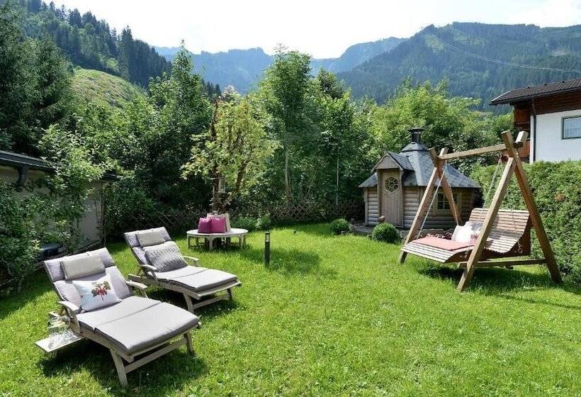 Fotos del hotel Alpin Hotel Garni Eder - Private Living:  9