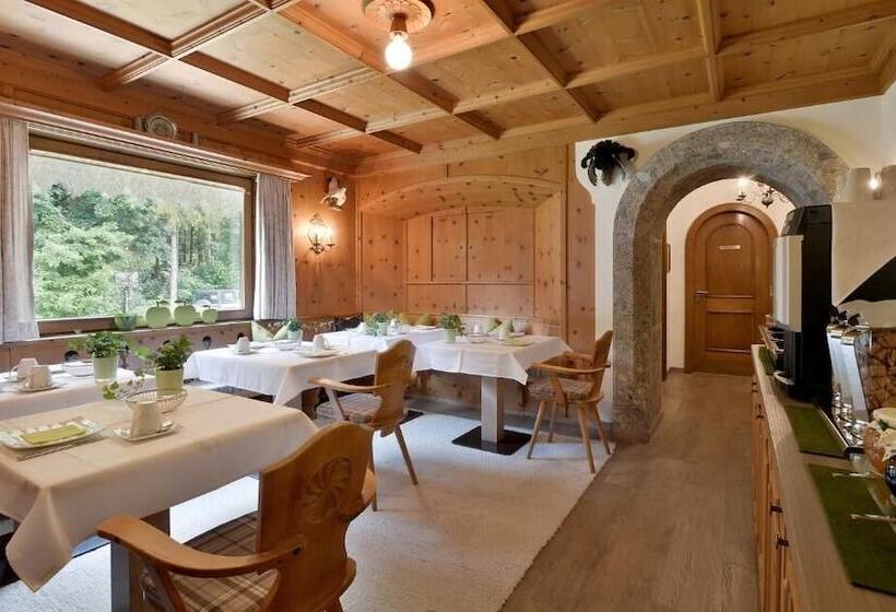 Fotos del hotel Alpin Hotel Garni Eder - Private Living:  8