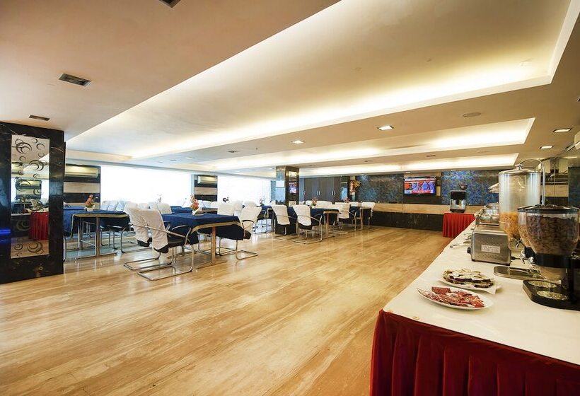 Fotos del hotel Amaltas International Couple Friendly   By Orion S:  11