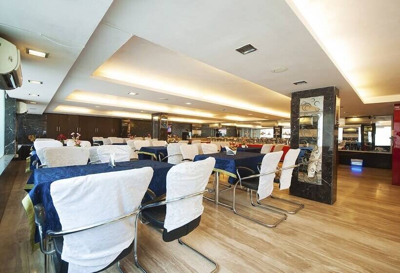 Fotos del hotel Amaltas International Couple Friendly   By Orion S:  16