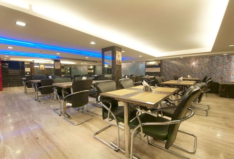 Fotos del hotel Amaltas International Couple Friendly   By Orion S:  5