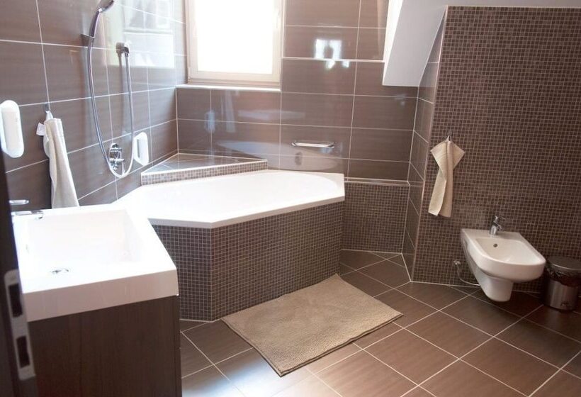 Fotos del hotel Apartmany Becherplatz:  8