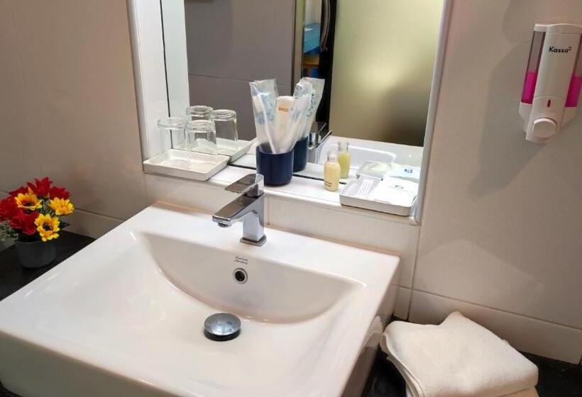 Fotos del hotel Montha:  8