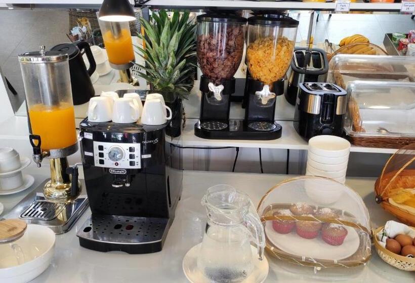 Fotos del hotel Montha:  6