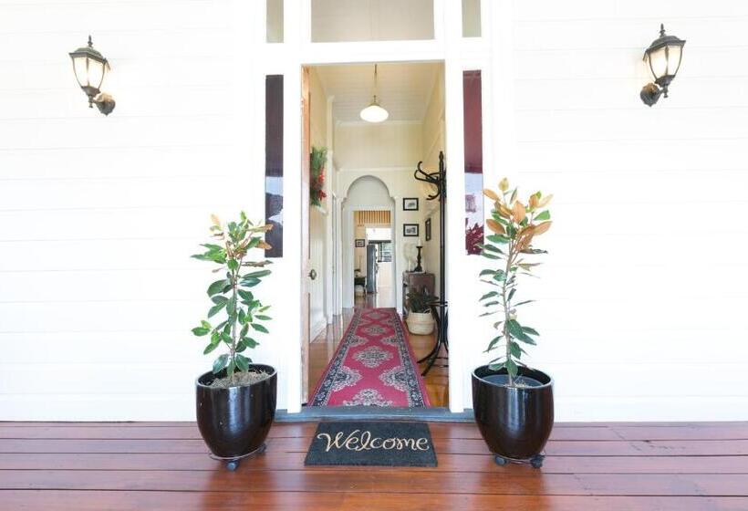 Fotos del hotel 99 Kirkland Bed & Breakfast:  10