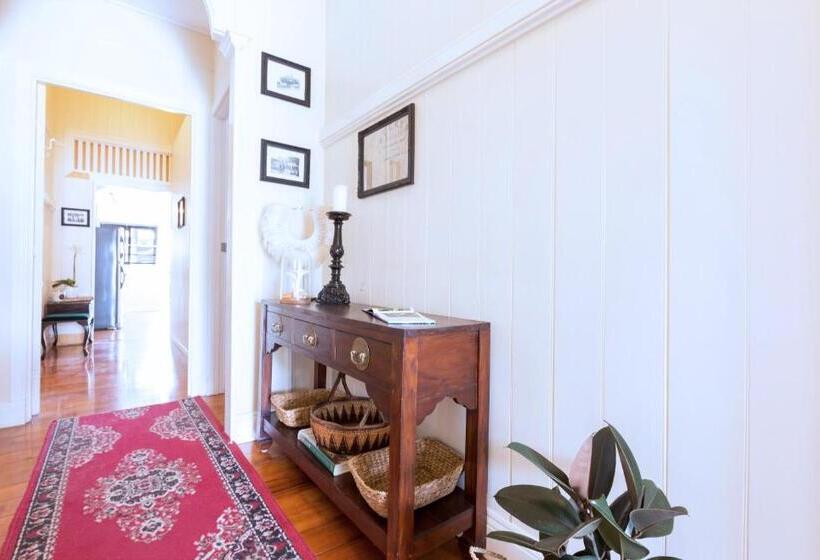 Fotos del hotel 99 Kirkland Bed & Breakfast:  21