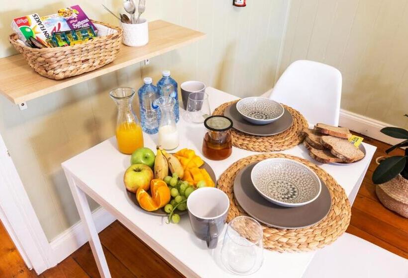 Fotos del hotel 99 Kirkland Bed & Breakfast:  11