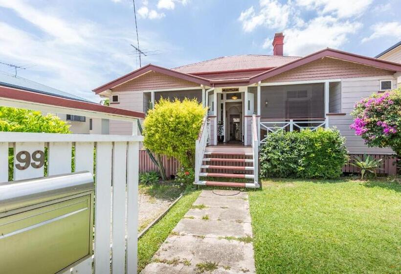 Fotos del hotel 99 Kirkland Bed & Breakfast:  7