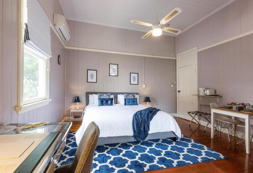 Fotos del hotel 99 Kirkland Bed & Breakfast:  20