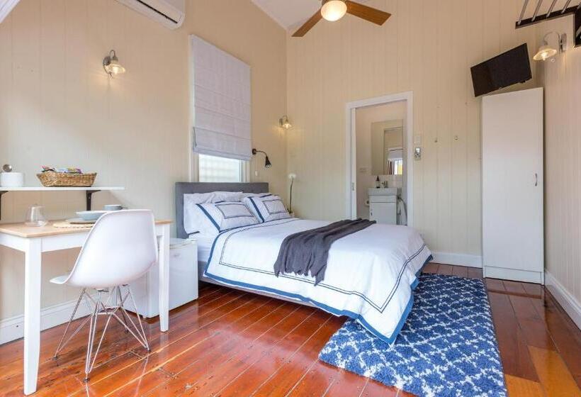 Fotos del hotel 99 Kirkland Bed & Breakfast:  23