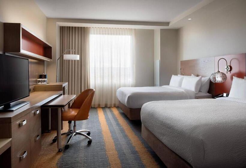 Courtyard By Marriott Phoenix Downtown