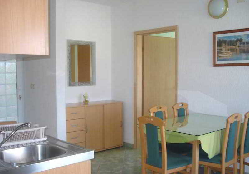 Fotos del hotel Apartments Burmeta:  2