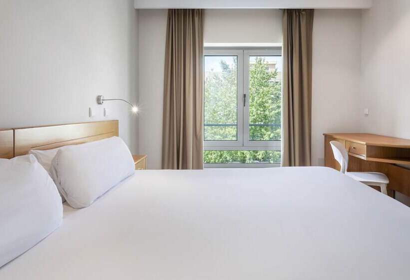 Fotos del hotel B&b Hotel Braga Lamacaes:  10