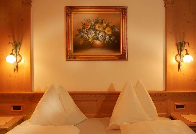 Fotos del hotel Garni Concordia - Dolomites Home:  19
