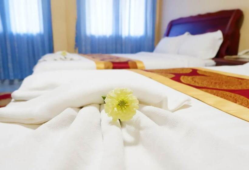 Fotos del hotel Lyly:  16