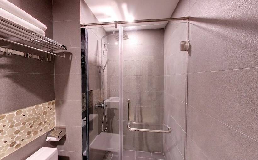 Fotos del hotel Flora By Crossroads:  2