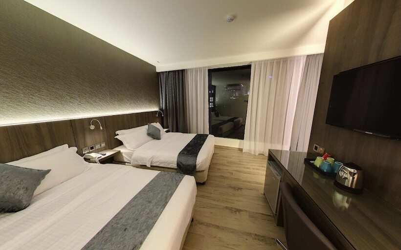 Fotos del hotel Flora By Crossroads:  10