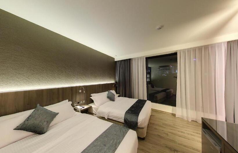 Fotos del hotel Flora By Crossroads:  18