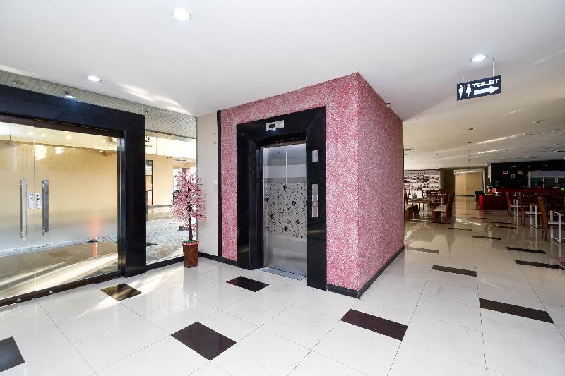Fotos del hotel Capital O 1571 Utc  Semarang:  16