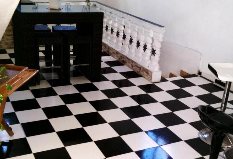 Fotos del hotel Aarony House:  5