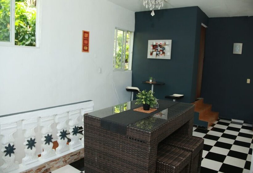 Fotos del hotel Aarony House:  23