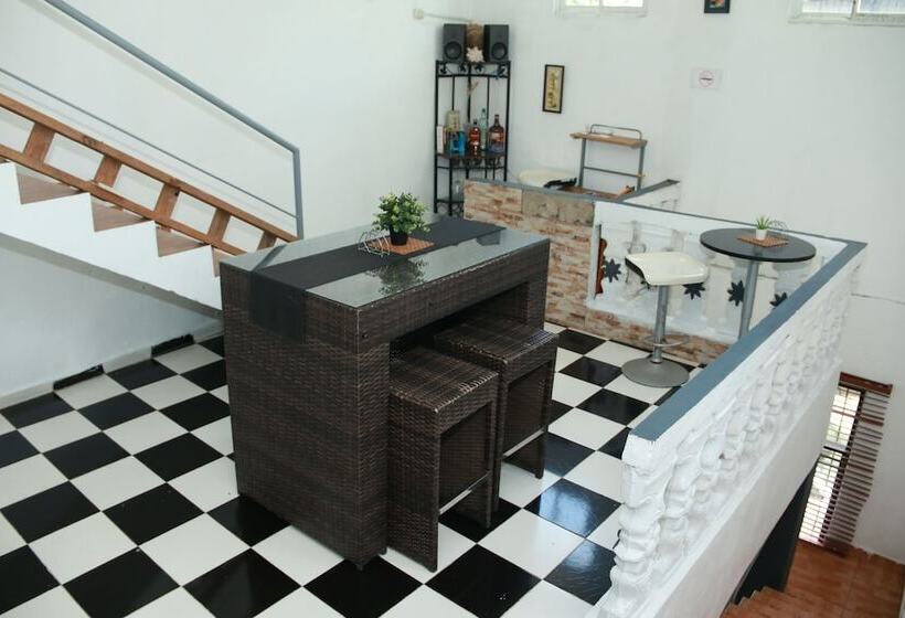 Fotos del hotel Aarony House:  10