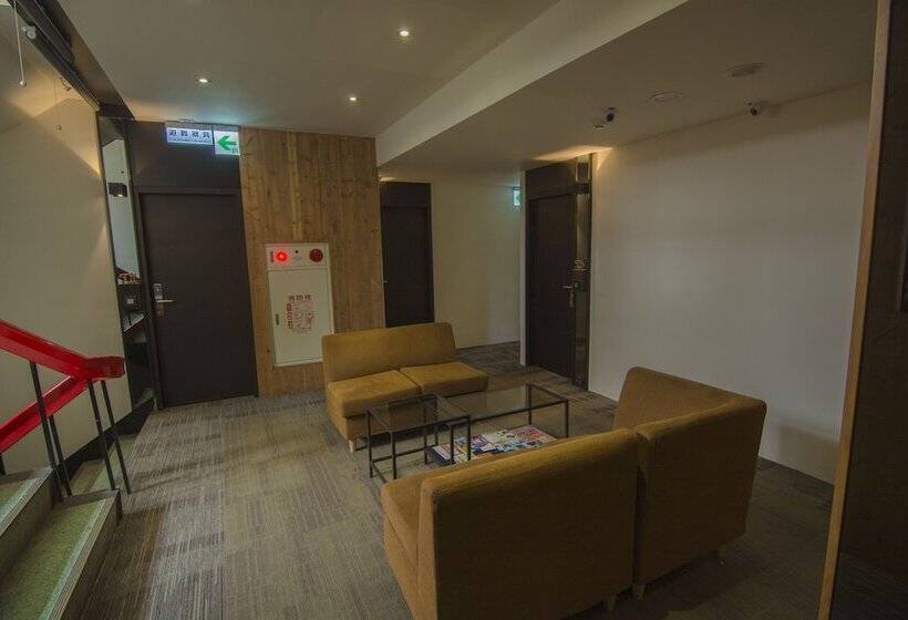 O2  Taipei Main Station