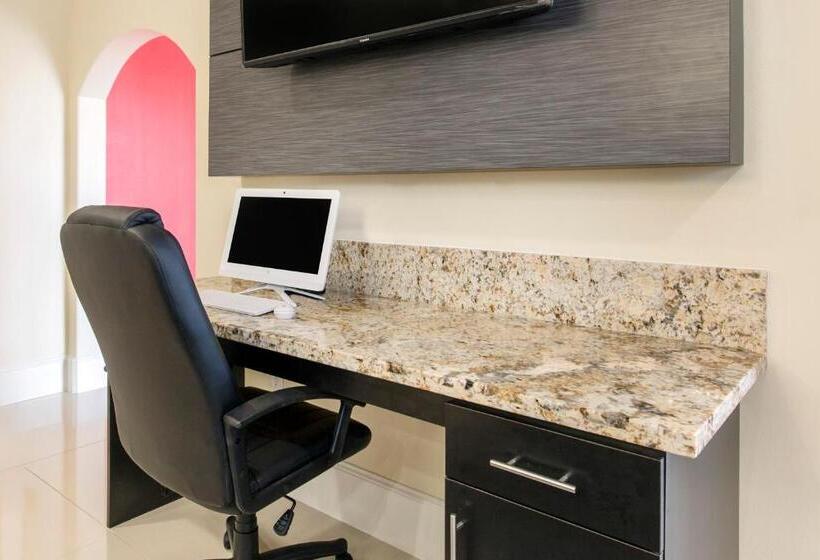 Fotos del hotel Econo Lodge Inn & Suites Houston Willowbrook:  13