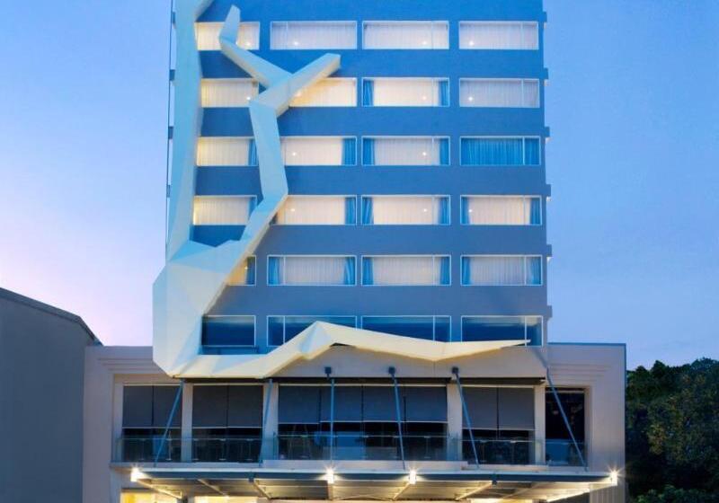 Fotos del hotel Royal Bay  Makassar:  5