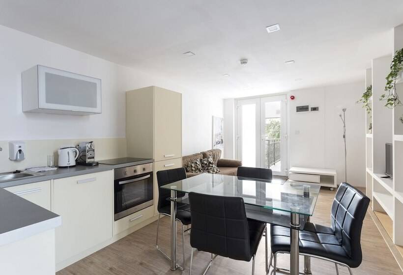 Fotos del hotel Mika Downtown:  4