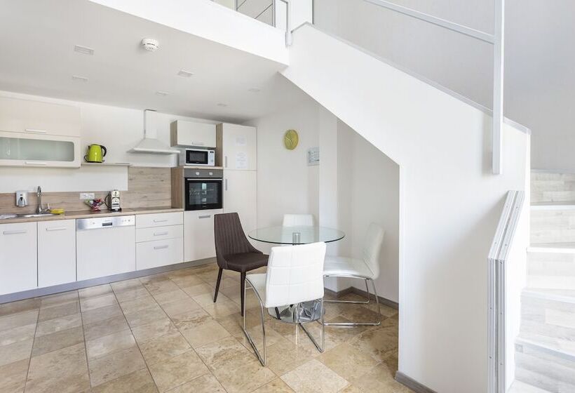 Fotos del hotel Mika Downtown:  13