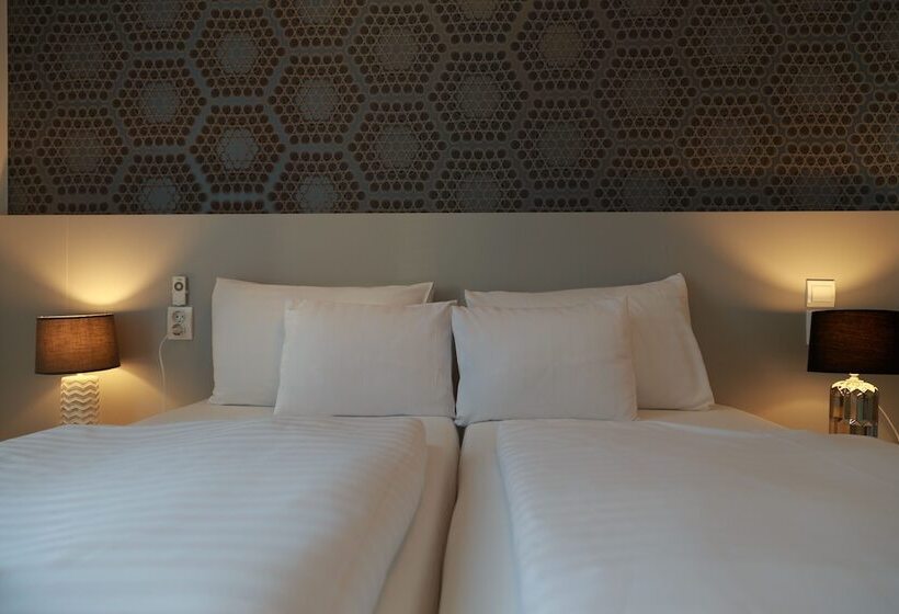 Fotos del hotel Mika Downtown:  15