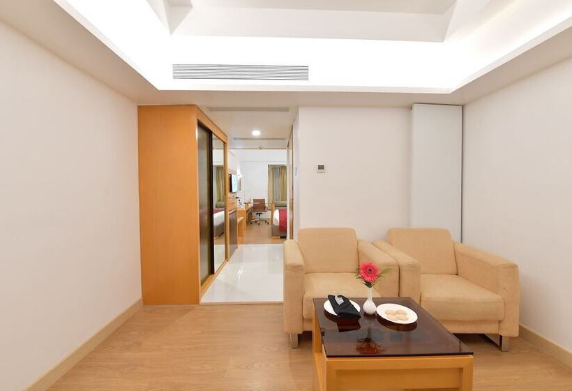 Fotos del hotel The Central Residency:  25