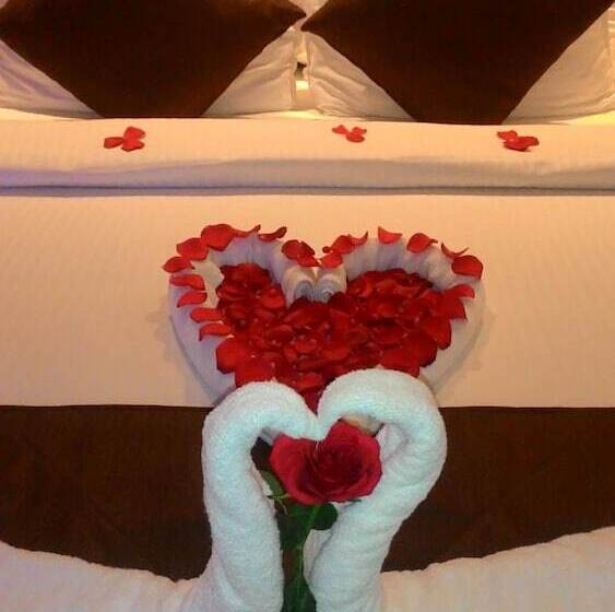 Fotos del hotel The Central Residency:  24