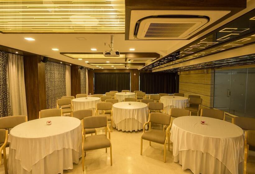 Fotos del hotel Roopa Elite:  17