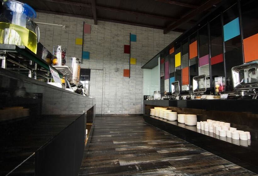 Fotos del hotel Roopa Elite:  3