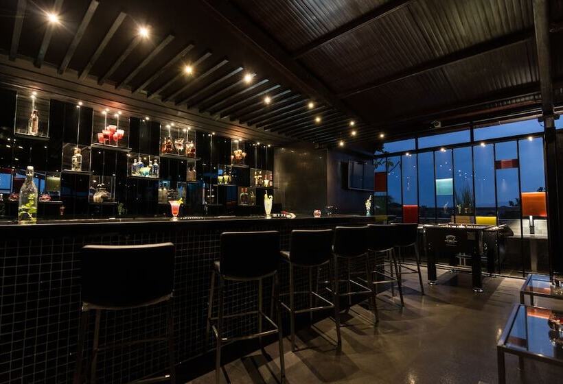 Fotos del hotel Roopa Elite:  8