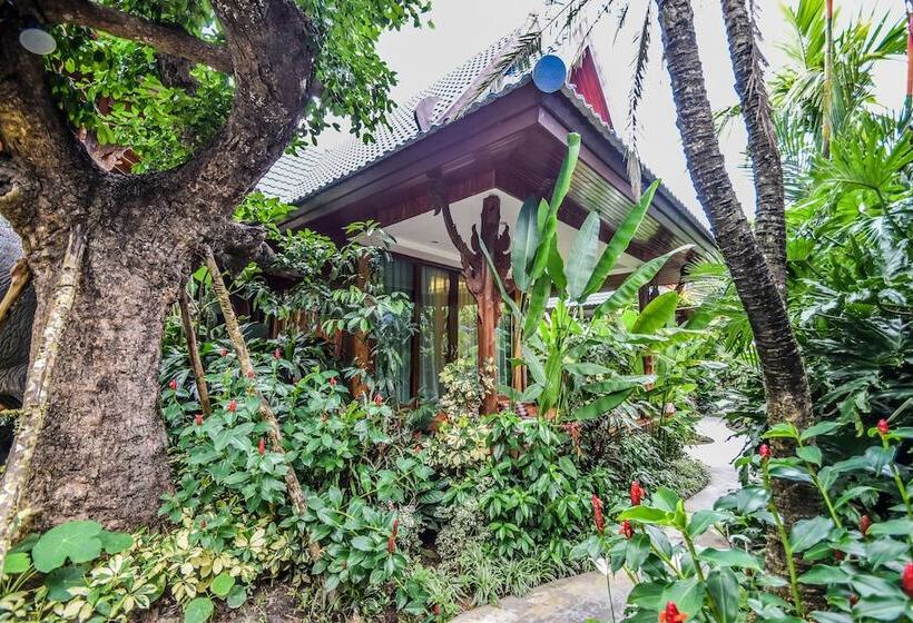 Fotos del hotel The Nine Thipthara Klongson Resort:  25