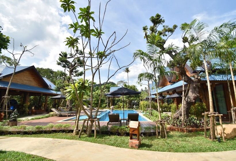 Fotos del hotel The Nine Thipthara Klongson Resort:  5