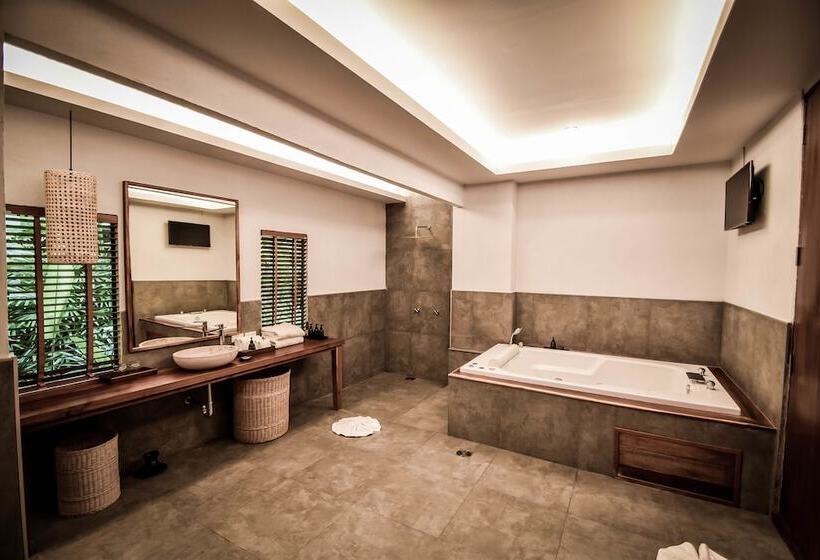 Fotos del hotel The Nine Thipthara Klongson Resort:  2