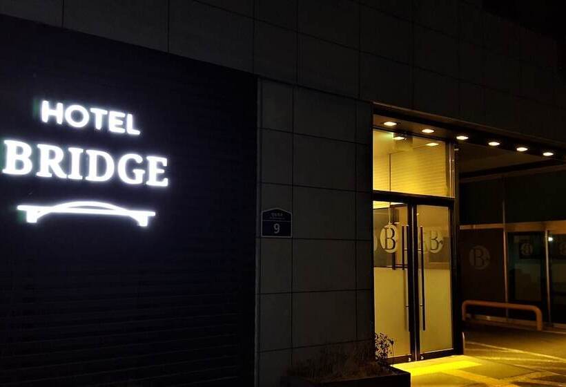 Fotos del hotel Bridge:  17