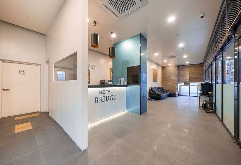 Fotos del hotel Bridge:  14