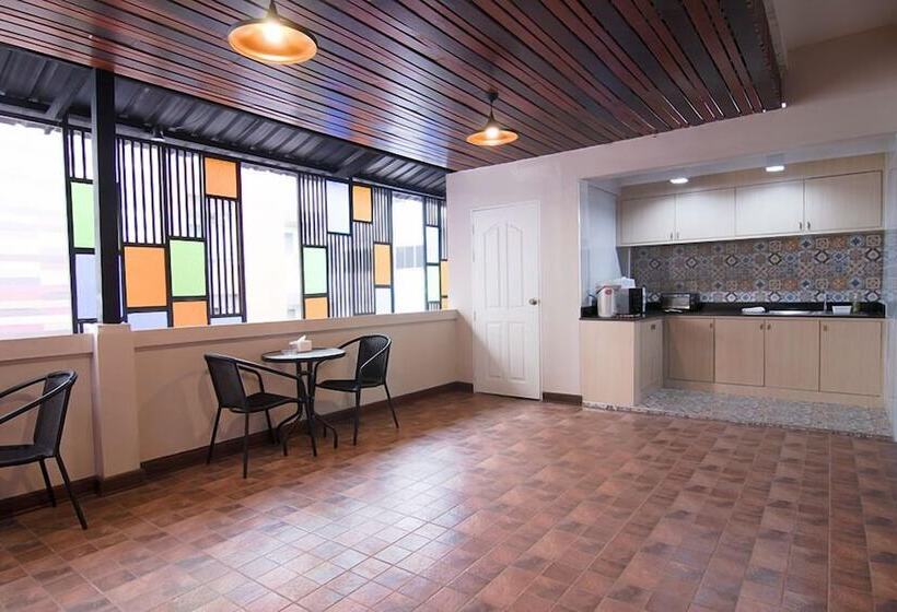 Fotos del hotel At Home At Udon:  24