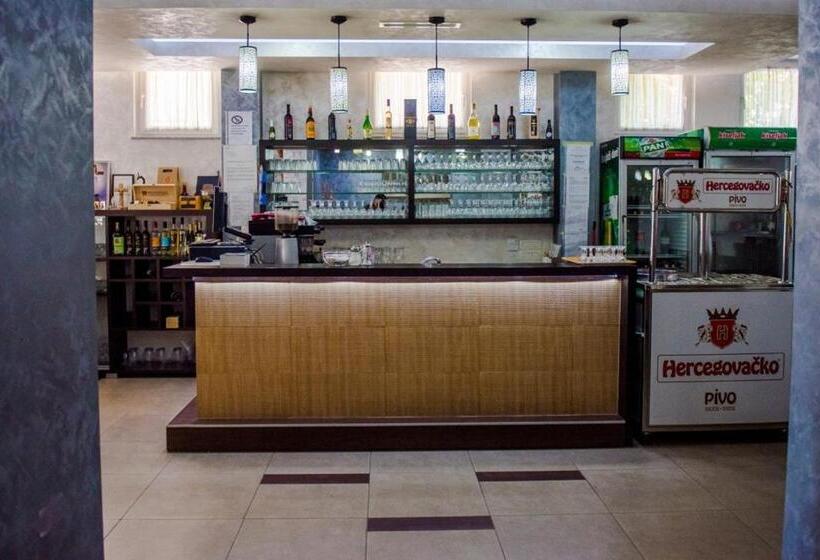 Fotos del hotel Villa Monako:  5