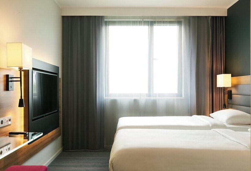 Fotos del hotel Moxy Milan Linate:  2