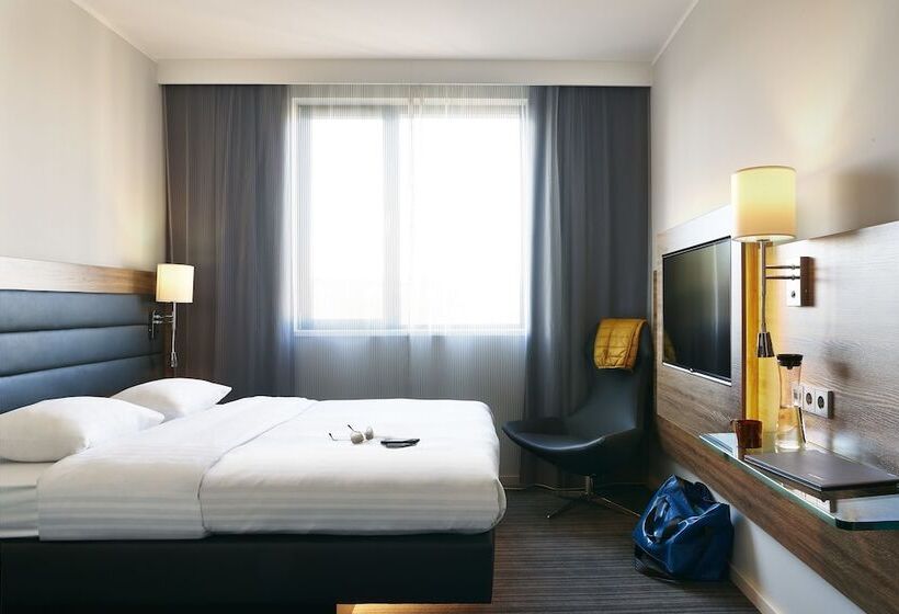 Fotos del hotel Moxy Milan Linate:  9