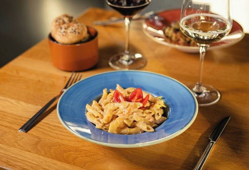 Fotos del hotel Moxy Milan Linate:  16