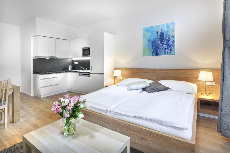 Fotos del hotel Downtown Suites Belohorska:  2