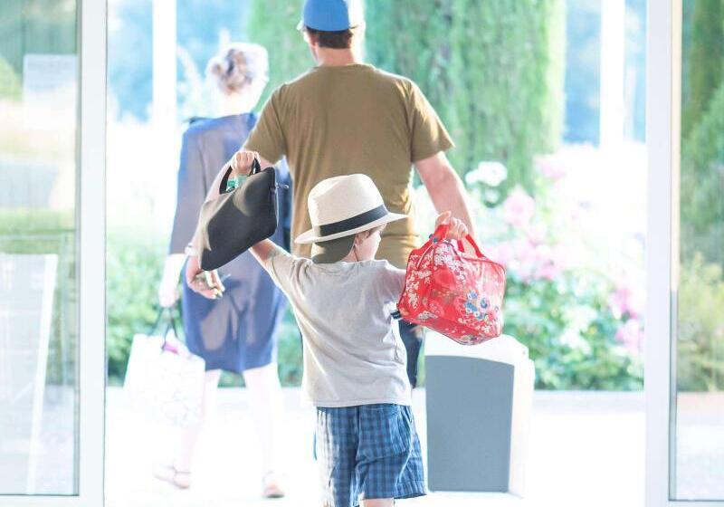 Fotos del hotel Novotel Chennai Chamiers Road:  17