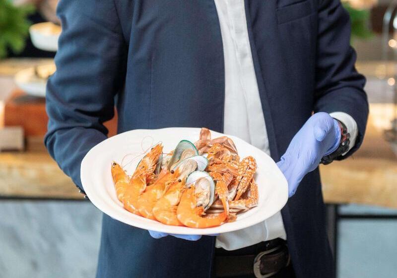 Fotos del hotel Novotel Chennai Chamiers Road:  25